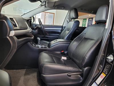 2020 Toyota Highlander - Thumbnail