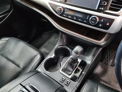 2020 Toyota Highlander - Thumbnail