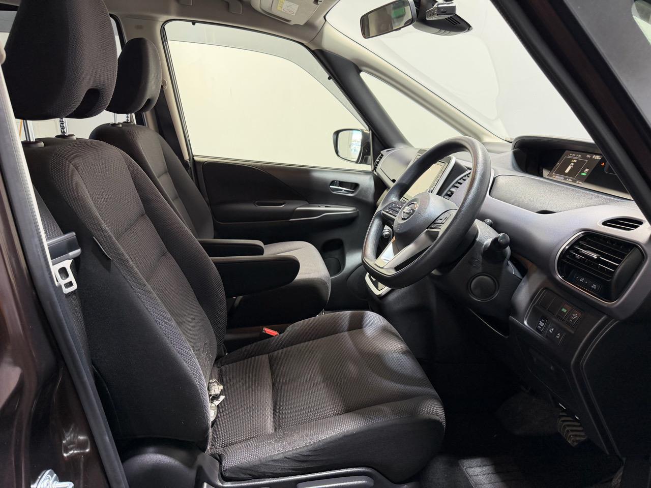 2017 Nissan Serena