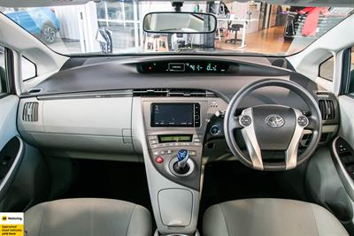 2014 Toyota Prius - Thumbnail