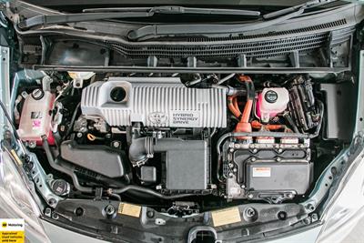 2014 Toyota Prius - Thumbnail
