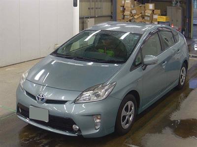 2014 Toyota Prius - Thumbnail