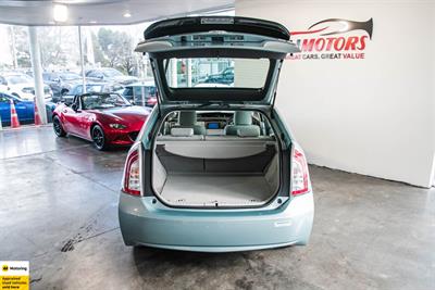 2014 Toyota Prius - Thumbnail