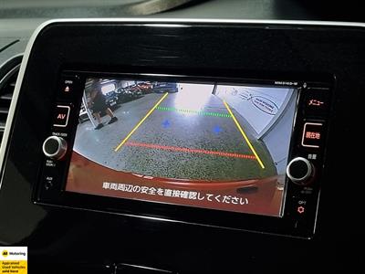 2017 Nissan Serena - Thumbnail