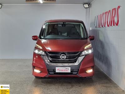 2017 Nissan Serena - Thumbnail
