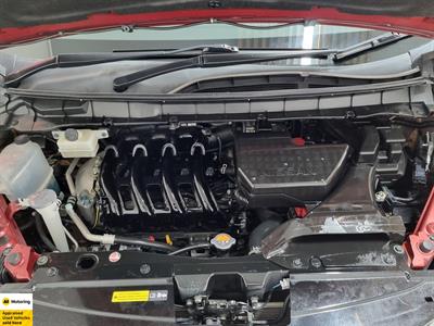 2017 Nissan Serena - Thumbnail