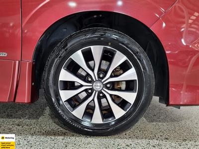 2017 Nissan Serena - Thumbnail