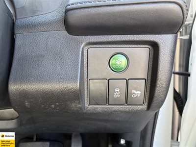 2015 Honda Vezel - Thumbnail