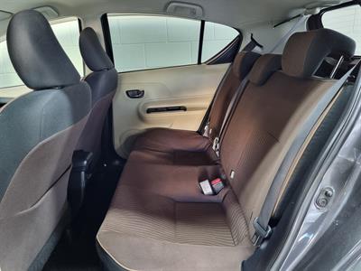 2014 Toyota Aqua - Thumbnail