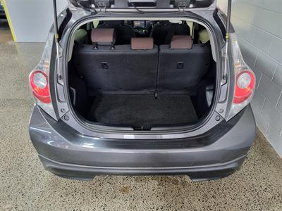 2014 Toyota Aqua - Thumbnail