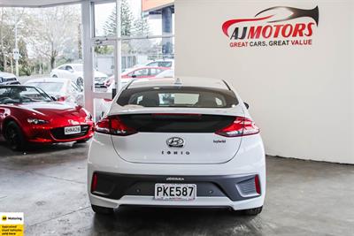 2022 Hyundai IONIQ - Thumbnail