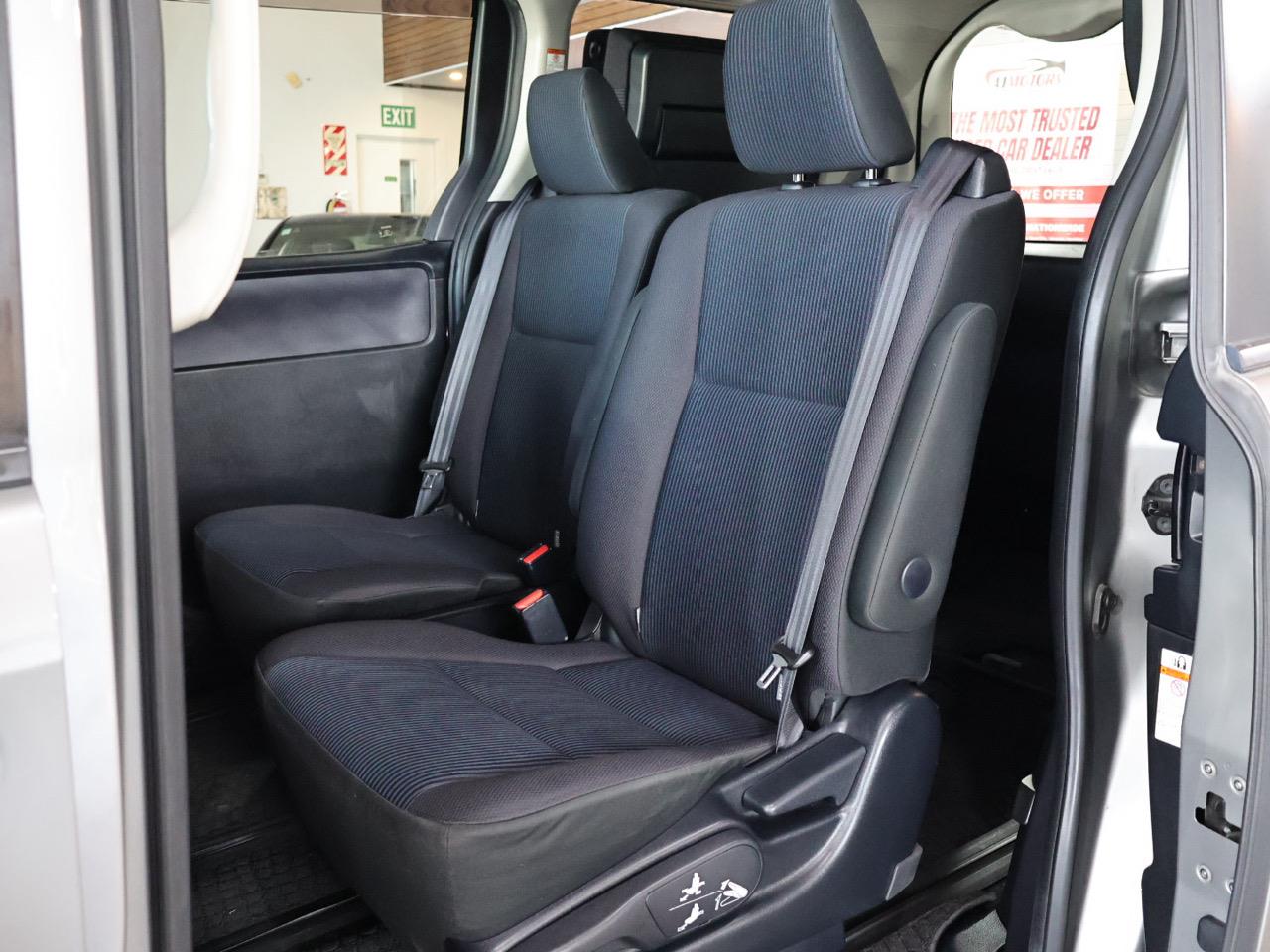 2015 Toyota Noah