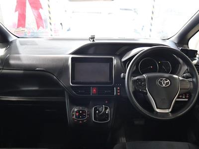2015 Toyota Noah - Thumbnail