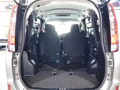 2015 Toyota Noah - Thumbnail