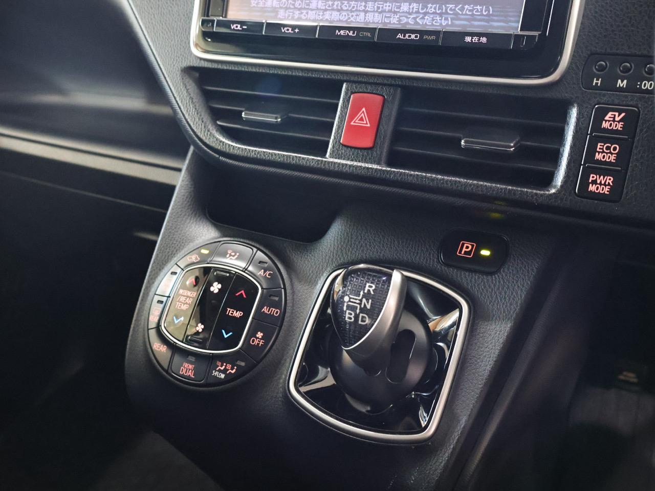 2015 Toyota Noah