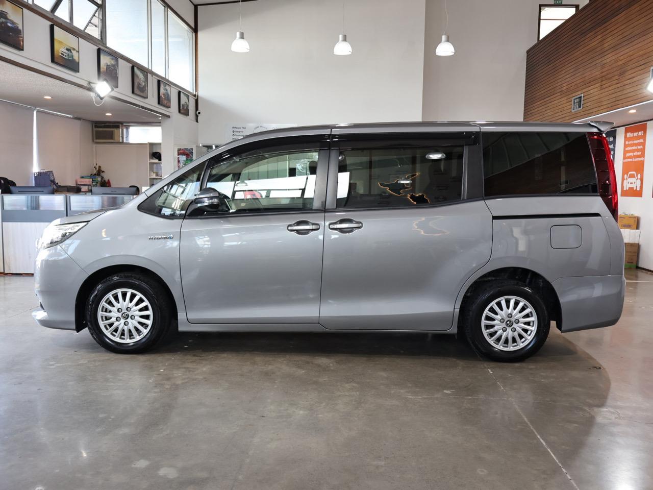 2015 Toyota Noah