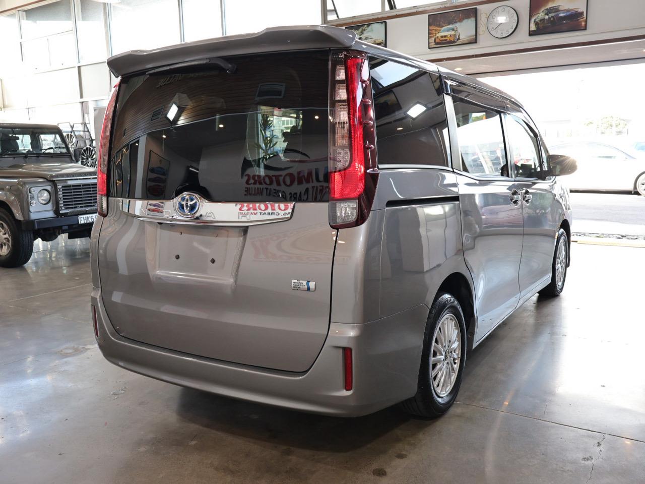 2015 Toyota Noah