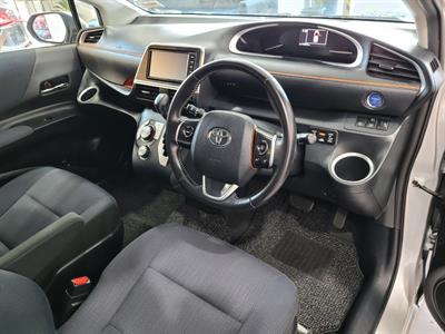 2016 Toyota Sienta - Thumbnail