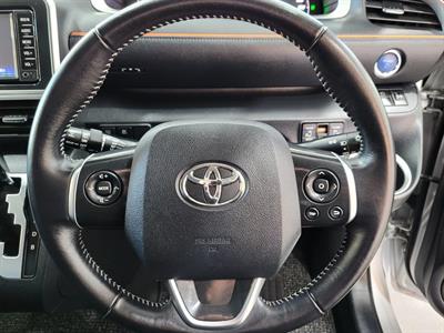 2016 Toyota Sienta - Thumbnail