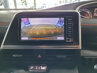 2016 Toyota Sienta - Thumbnail