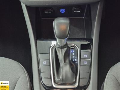 2022 Hyundai IONIQ - Thumbnail