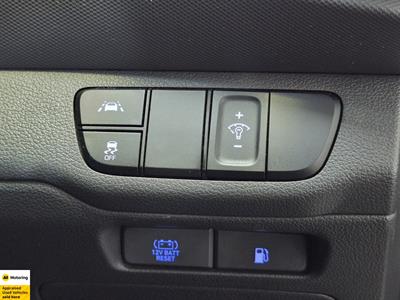 2022 Hyundai IONIQ - Thumbnail