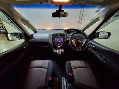 2014 Nissan Serena - Thumbnail