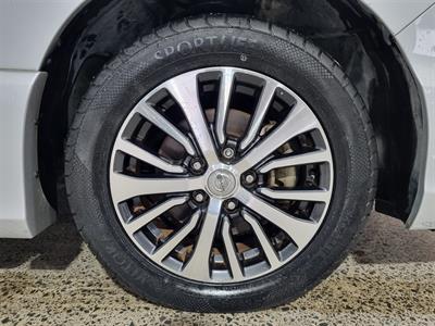 2014 Nissan Serena - Thumbnail