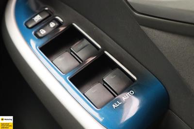 2011 Toyota Prius - Thumbnail