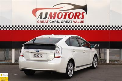 2011 Toyota Prius - Thumbnail