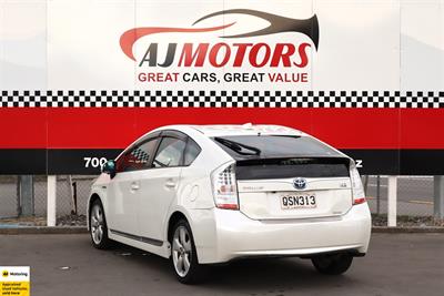 2011 Toyota Prius - Thumbnail