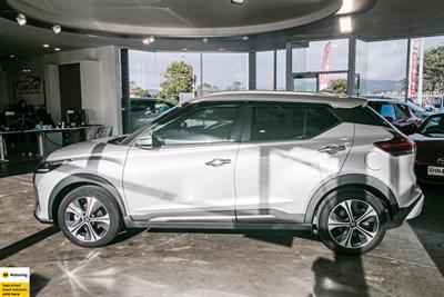 2020 Nissan Kicks - Thumbnail