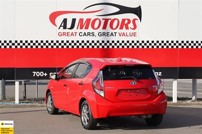 2015 Toyota Aqua - Thumbnail