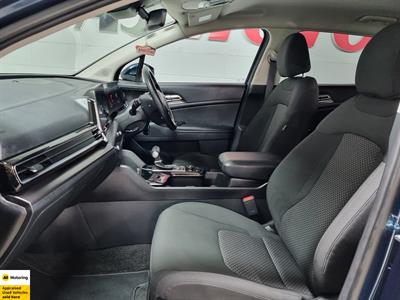 2024 Kia Sportage - Thumbnail