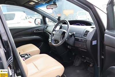 2015 Toyota Estima - Thumbnail