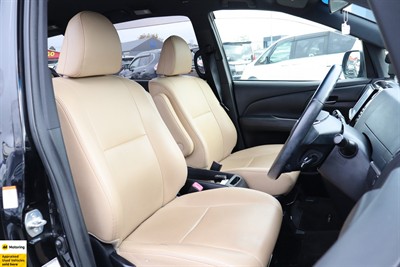 2015 Toyota Estima - Thumbnail
