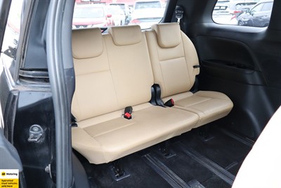 2015 Toyota Estima - Thumbnail