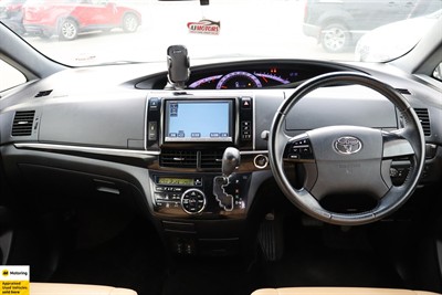 2015 Toyota Estima - Thumbnail