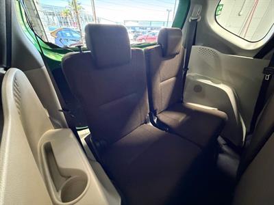 2015 Toyota Sienta - Thumbnail