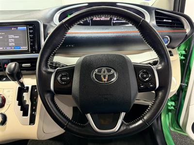 2015 Toyota Sienta - Thumbnail