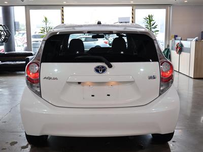 2013 Toyota Aqua - Thumbnail