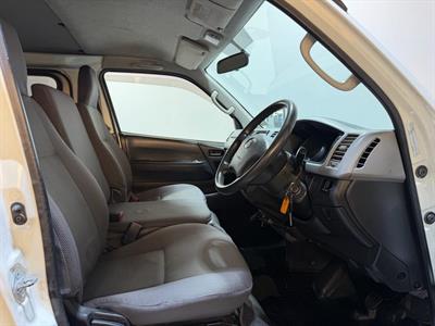 2013 Toyota Hiace - Thumbnail