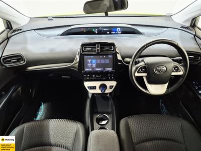 2017 Toyota Prius - Thumbnail