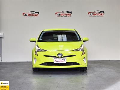 2017 Toyota Prius - Thumbnail