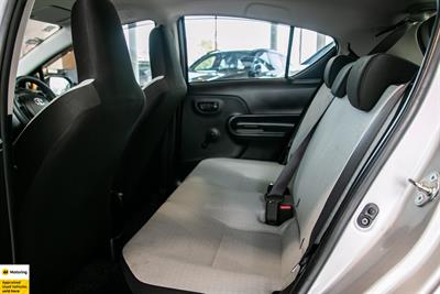 2020 Toyota Aqua - Thumbnail