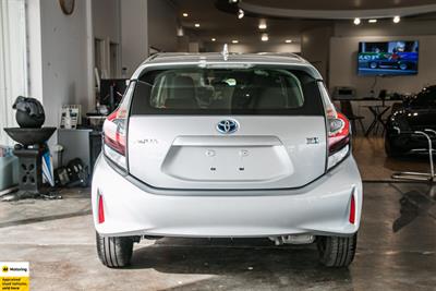 2020 Toyota Aqua - Thumbnail