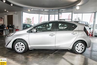 2020 Toyota Aqua - Thumbnail