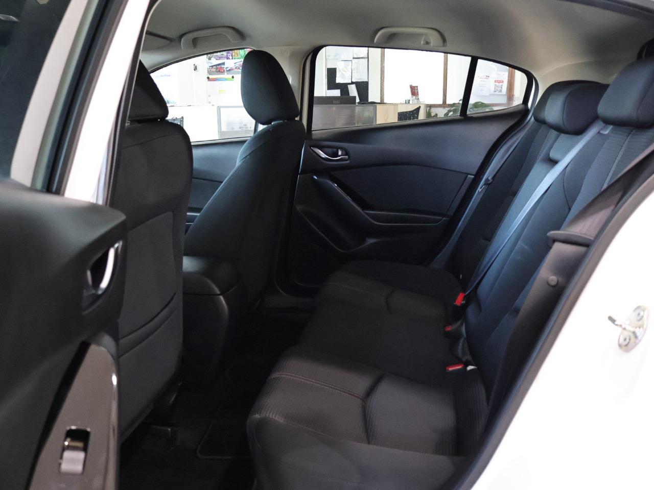 2018 Mazda Axela