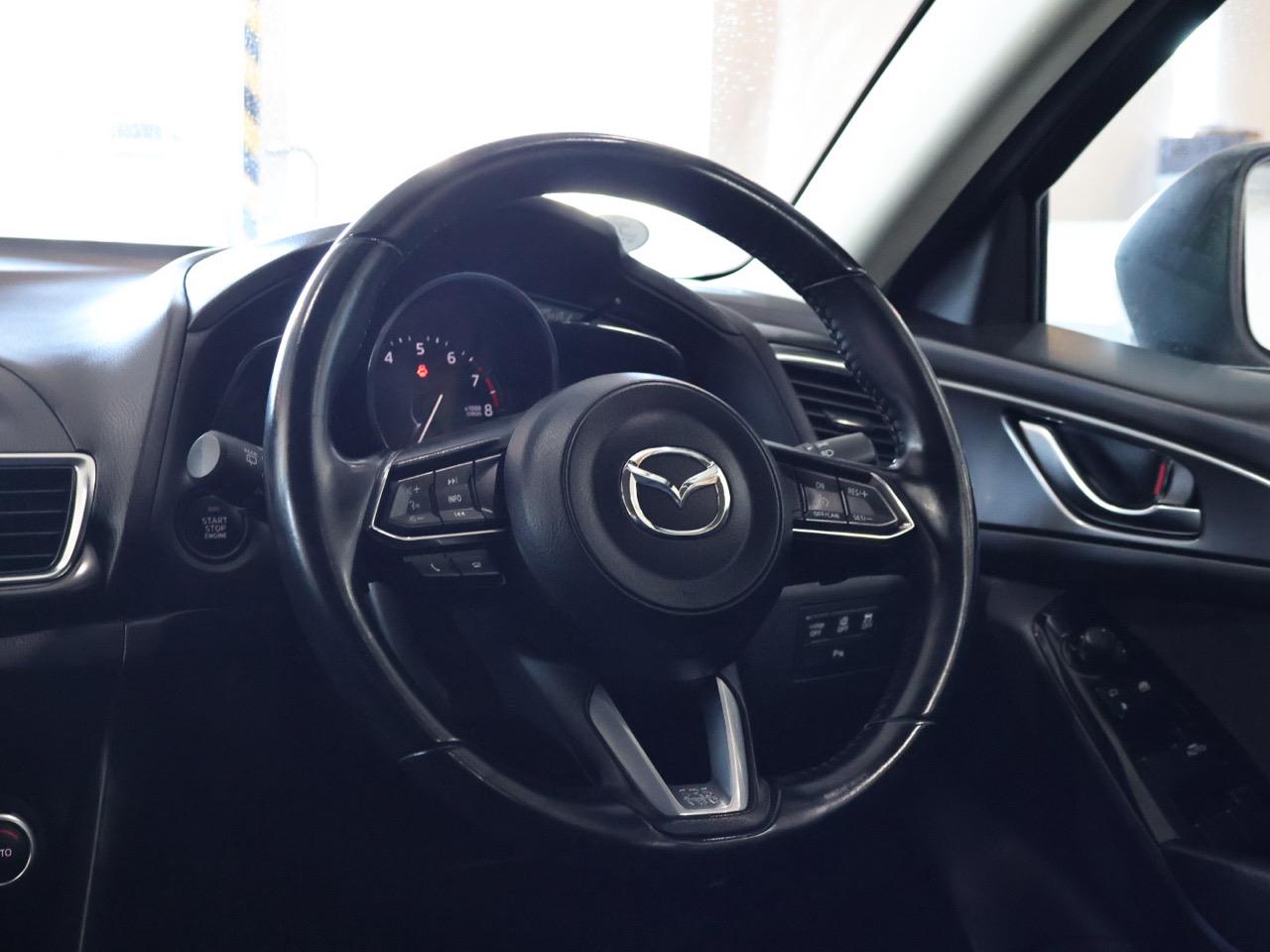 2018 Mazda Axela
