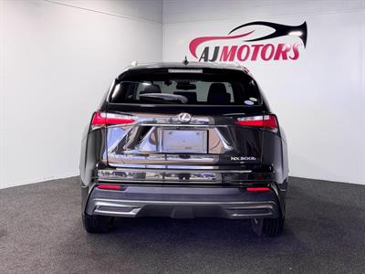 2014 Lexus NX 300h - Thumbnail